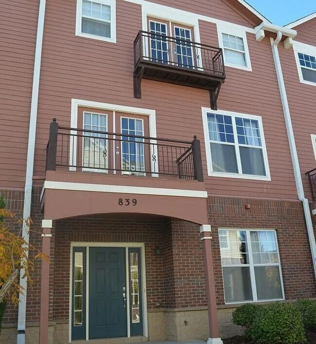 Building Photo - 839 Victoria Ridge Point