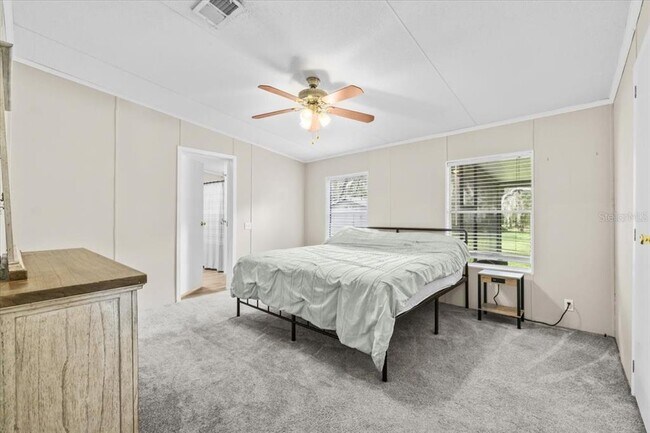 Building Photo - 13920 Hillcrest Dr