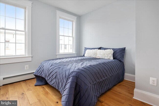 Master Bedroom - 3415 Mount Pleasant Ave