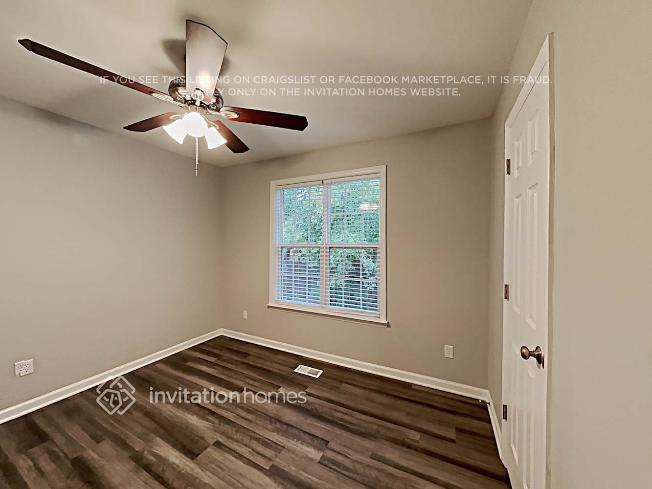 Building Photo - 204 Zircon Ln