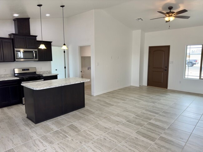 Building Photo - Almost New 3-Bedroom, 2-Bath Home for Rent in Bienestar 12!