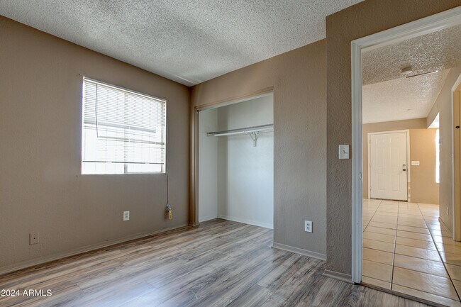 Building Photo - 9631 N 12th Ave