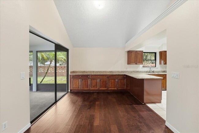 Building Photo - 4552 S Hampton Dr