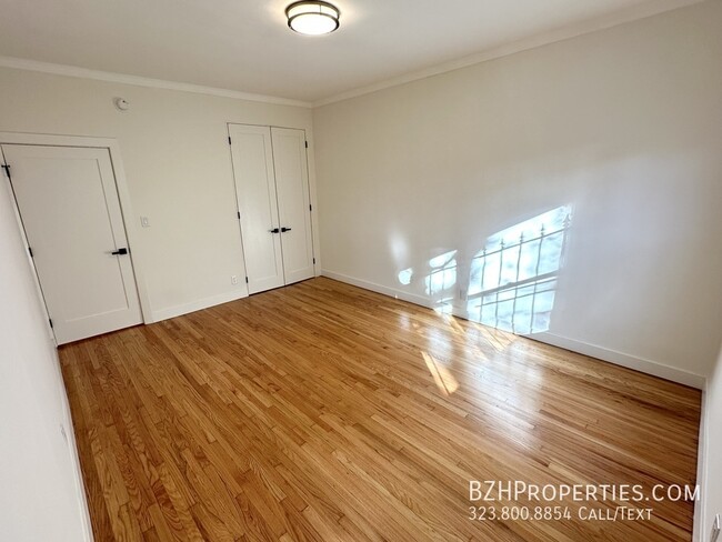 Building Photo - Gorgeous Just Finished Remodeling 2Bed 2Ba...