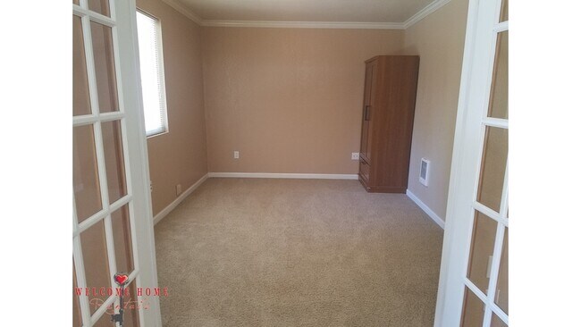 Building Photo - Wonderful rambler in amazing wooded commun...