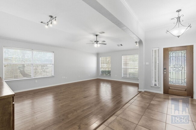 Building Photo - 420 Torrington Dr