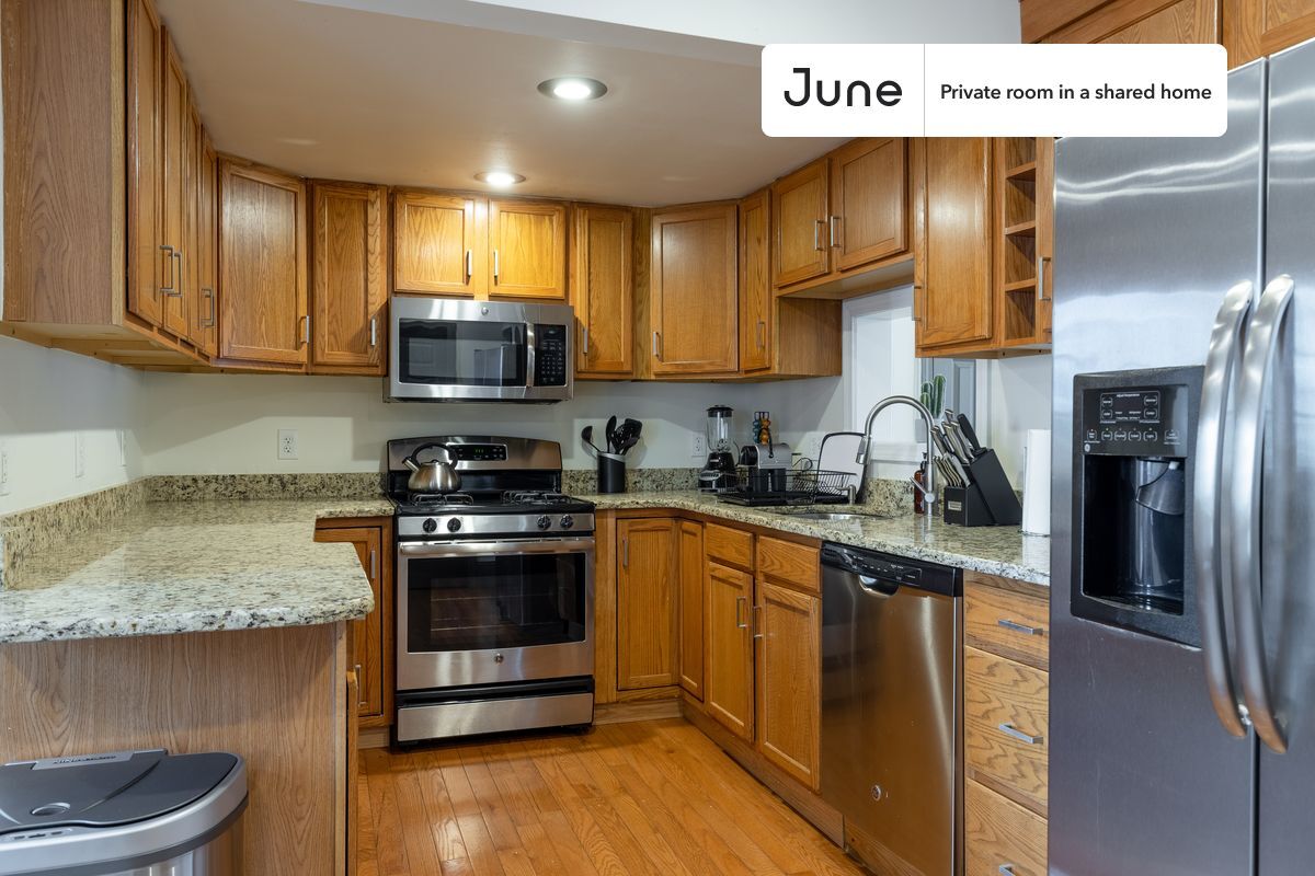 Building Photo - Room in Shared 5 bed/3 bath home