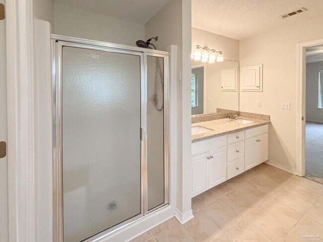Building Photo - 9639 Westgate Cir