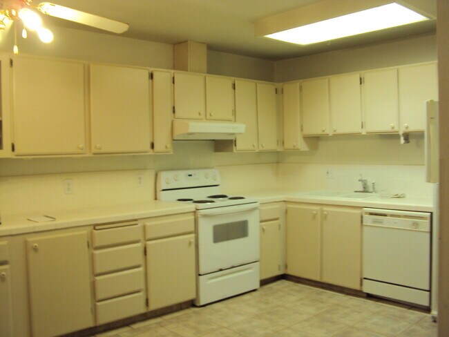 Building Photo - 23801 NE Treehill Dr