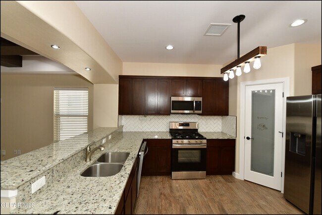 Building Photo - 15149 Imagine Dr