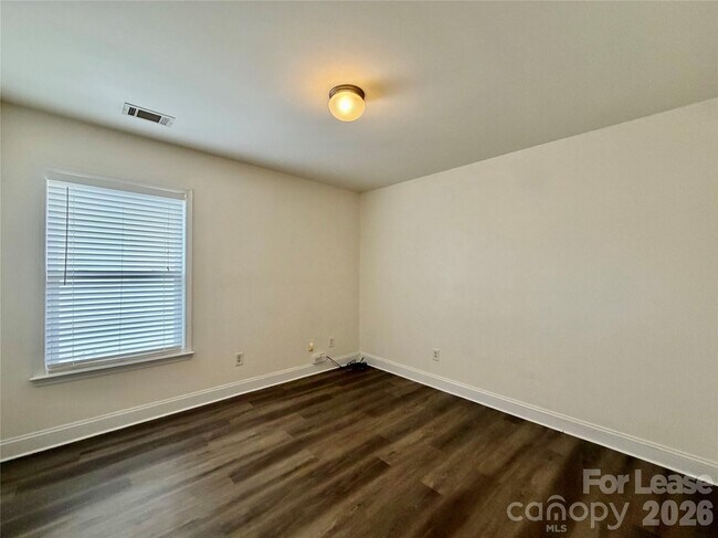 Building Photo - 12331 Cumberland Cove Dr
