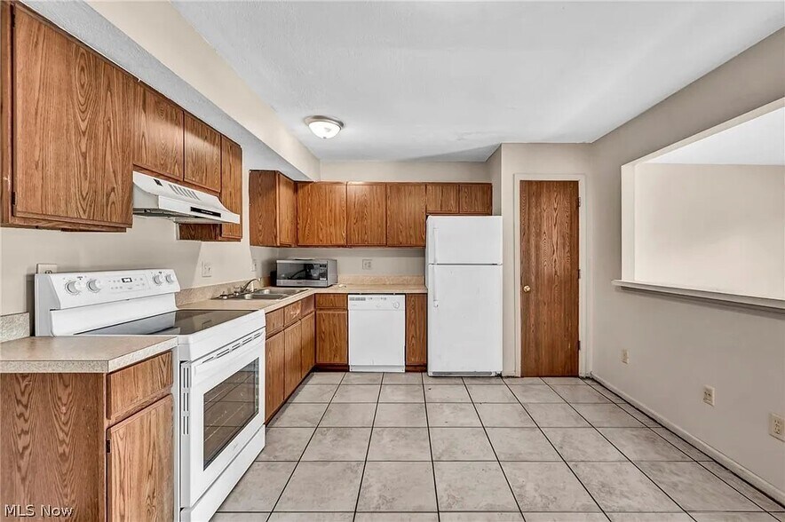 Building Photo - 1541 Whitehall Blvd