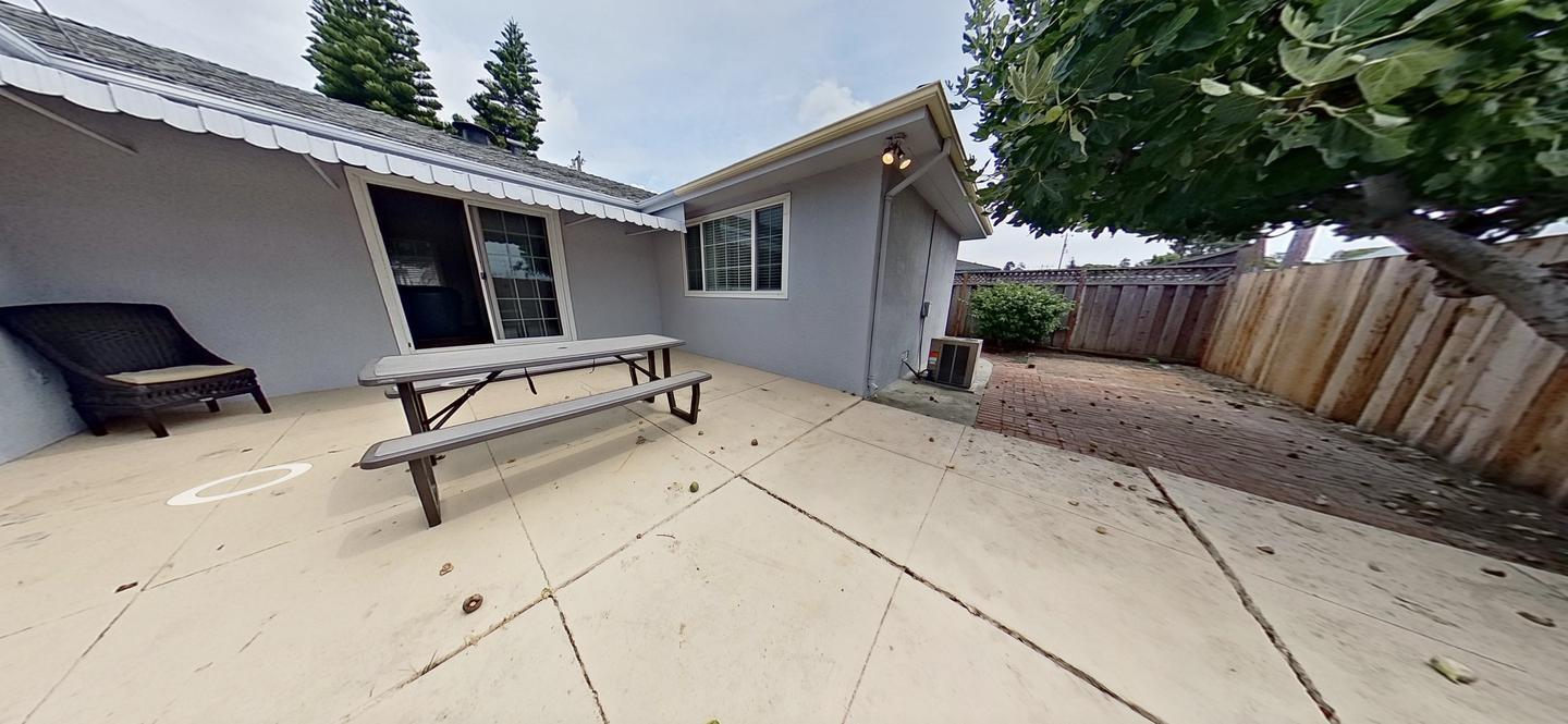 Building Photo - 22565 Norwood Dr