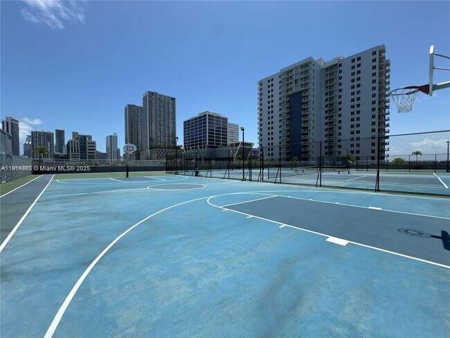 Building Photo - 850 N Miami Ave