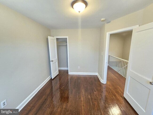 Building Photo - 3 Bedroom Home