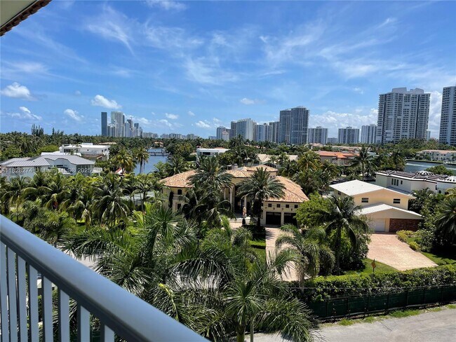 Building Photo - 3181 S Ocean Dr