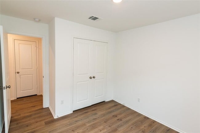 Building Photo - 116 The Ugly Wy