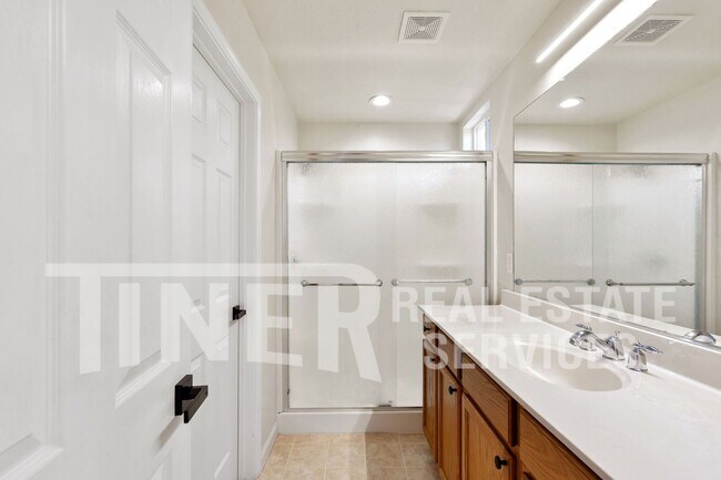 Building Photo - 2371 Snowberry Cir