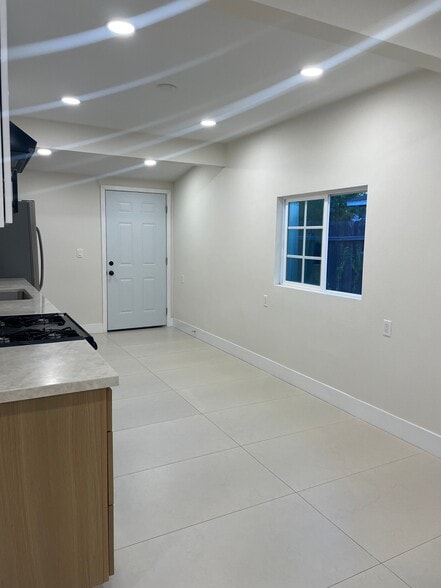 Building Photo - 3608 W Valencia Dr