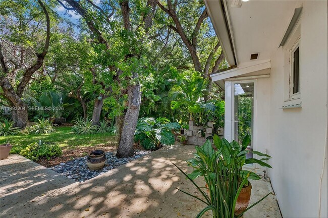 Building Photo - 6767 SW 154th St