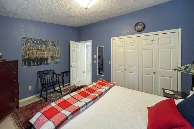 Building Photo - Fully Furnished Home