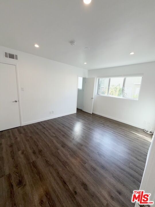 Building Photo - 9152 Alden Dr