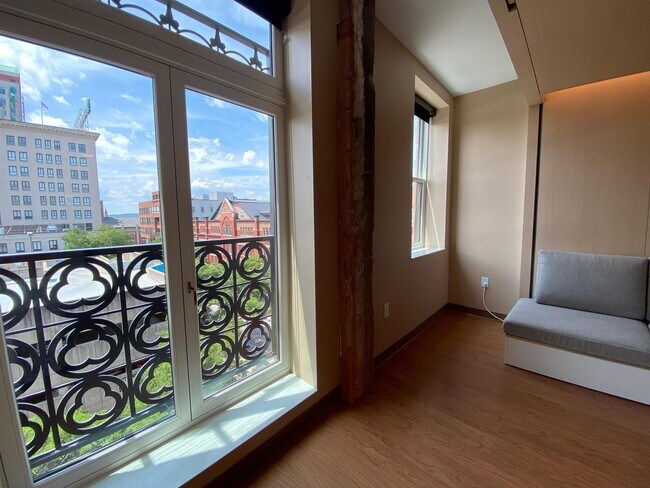 Building Photo - 83 Hanover St