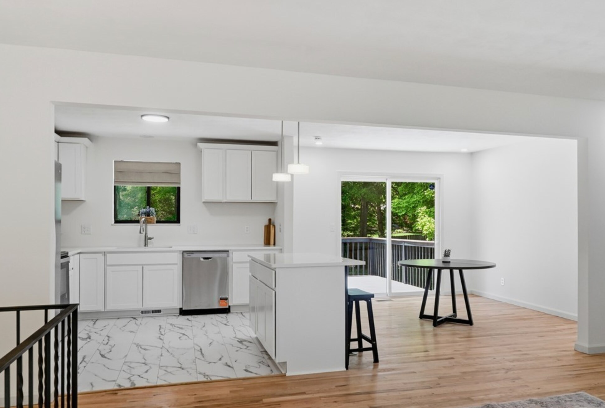 Building Photo - 3473 Sunnyside Dr