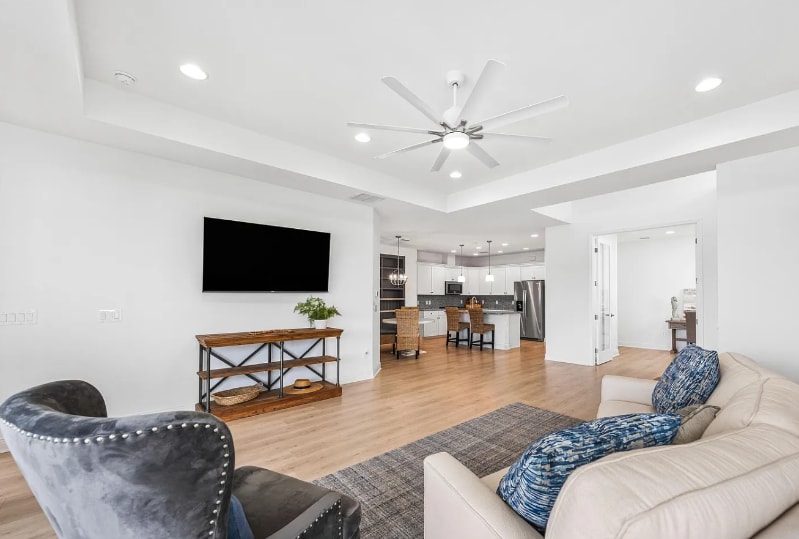 Building Photo - 8570 Island Breeze Ave