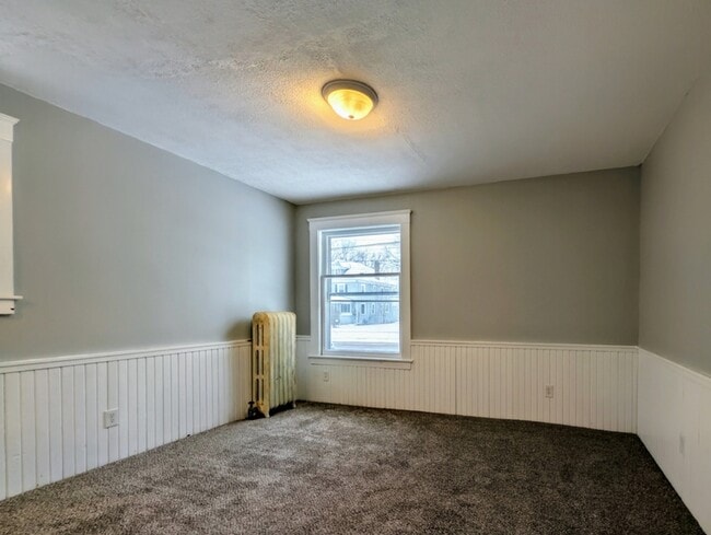 Building Photo - 924 N Capitol Ave