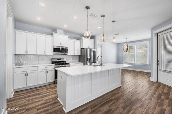 Building Photo - 1301 Savory Ct