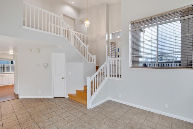 Building Photo - 408 Hansen Cir