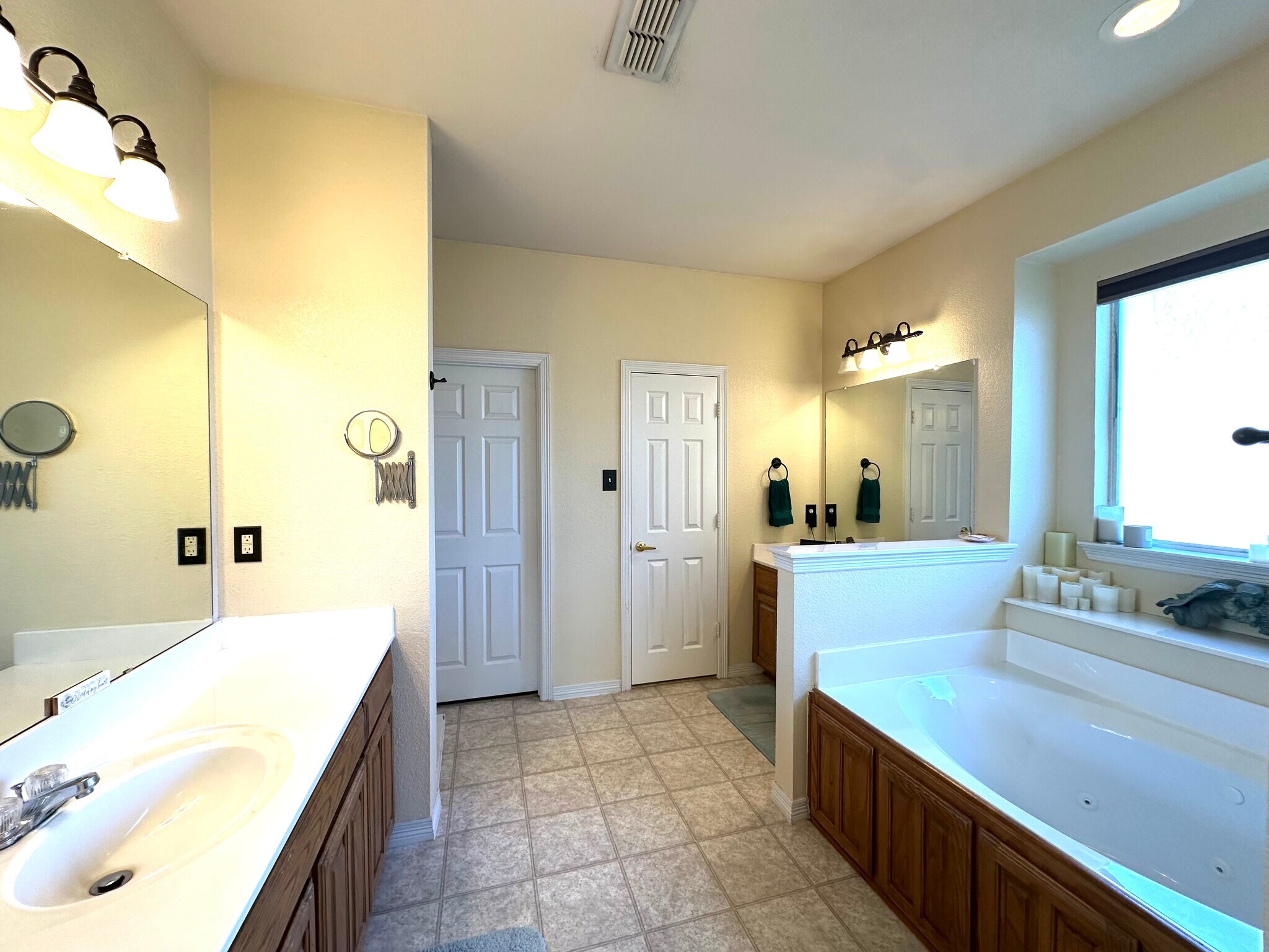 Building Photo - 1165 Albatross Ct