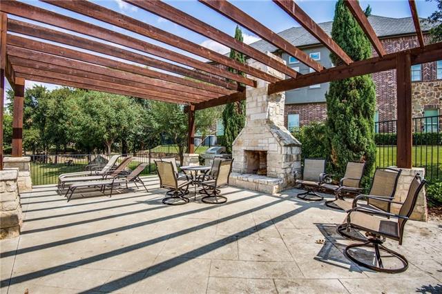 Building Photo - 2729 Troutt Dr