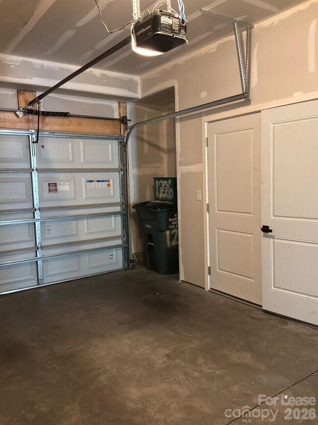 Building Photo - 1226 Gleason Wy