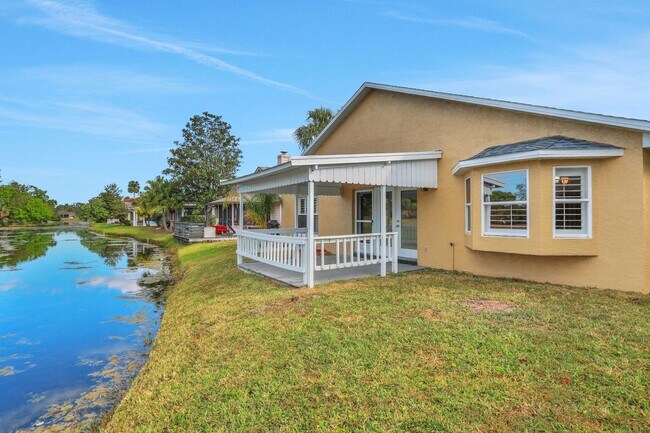 Building Photo - 3/2 in Pelican Bay