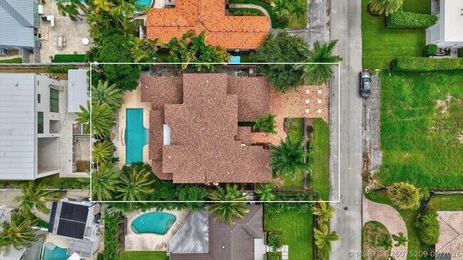 Building Photo - 260 NE Wavecrest Ct