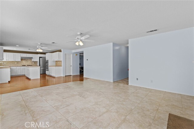 Building Photo - 16636 China Berry Ct