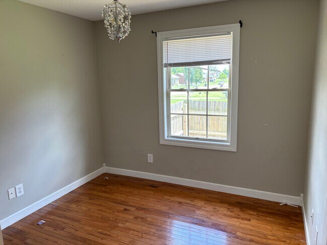 Building Photo - 437 American Dr