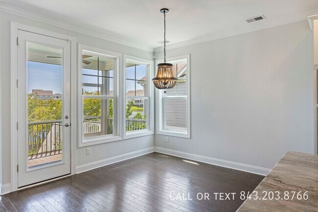 Building Photo - 2219 Midden Dr