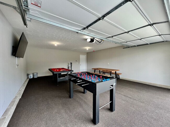 Building Photo - Brand New Home Walking distance to Spooky Nook