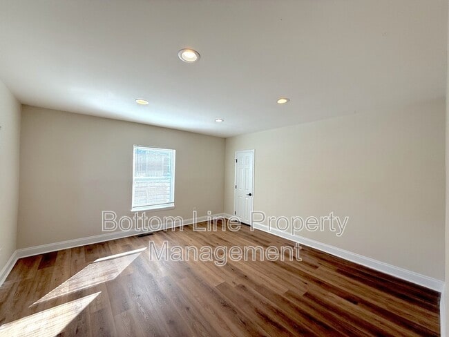 Building Photo - 1112 Pegram St