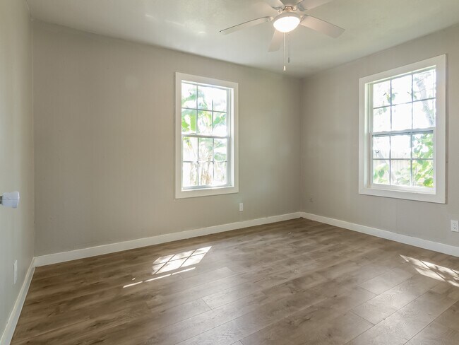 Building Photo - 7614 FM 646 Rd