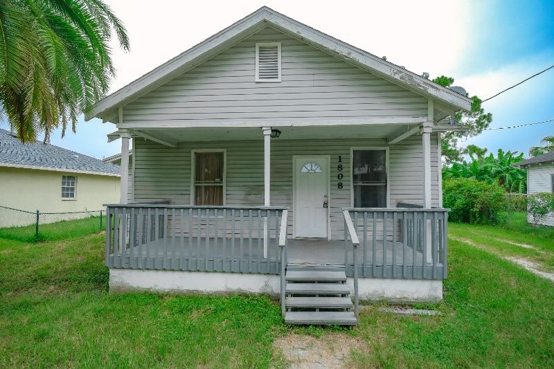 Building Photo - 1808 17th St E