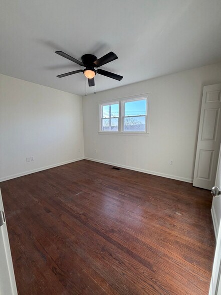 Building Photo - 122 S Shenandoah Ave