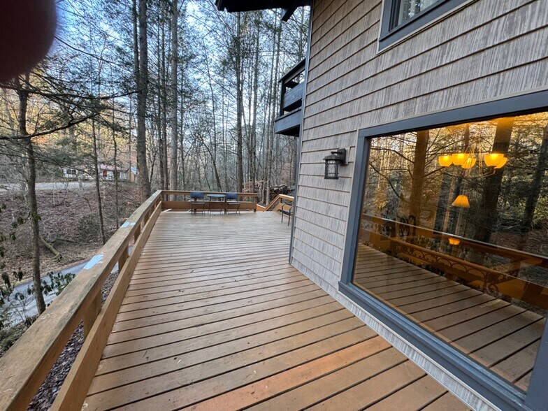 Building Photo - 247 Bruce Rd