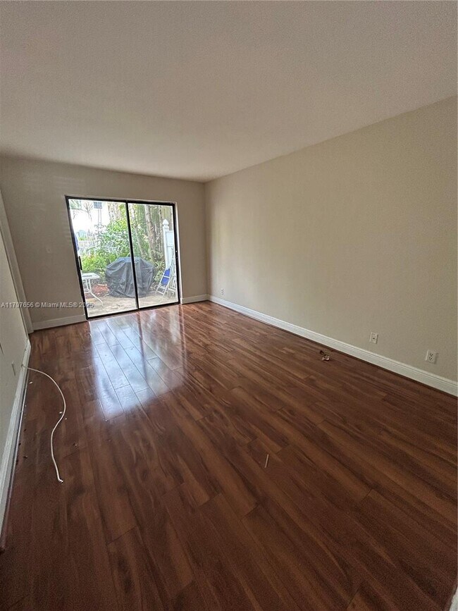 Building Photo - 1455 Holly Heights Dr