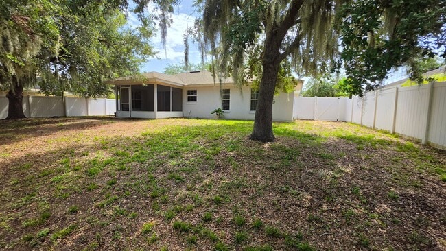 Building Photo - 3 Bed, 2 Bath, 2 Car garage in The Groves at Baytree Community
