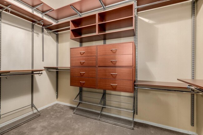 Building Photo - 7740 E Phantom Way