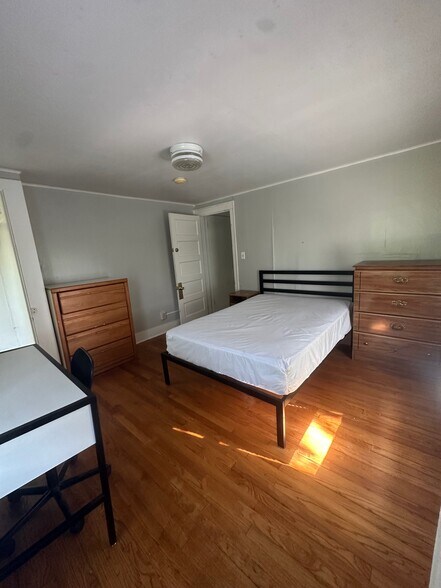 Building Photo - 509 E Buffalo St